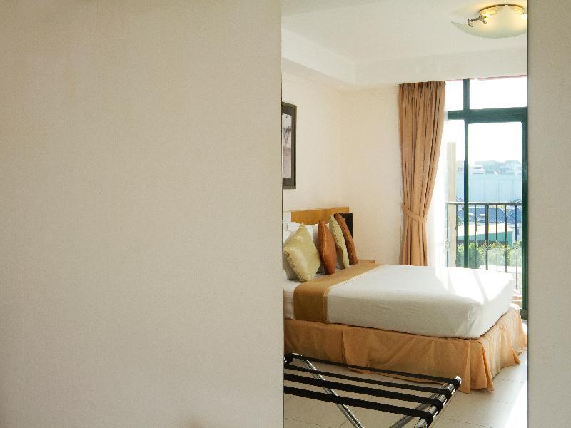 Mookai Suites Male Exterior photo