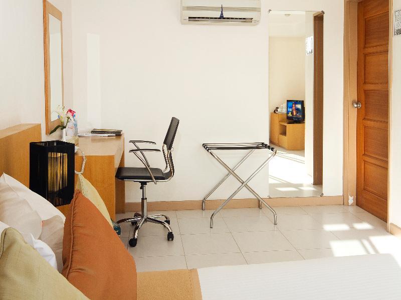 Mookai Suites Male Exterior photo