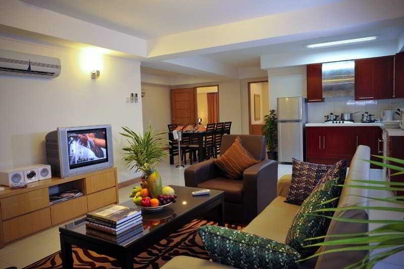 Mookai Suites Male Exterior photo