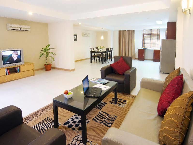 Mookai Suites Male Exterior photo